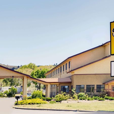 Super 8 By Wyndham Klamath Falls Exterior photo