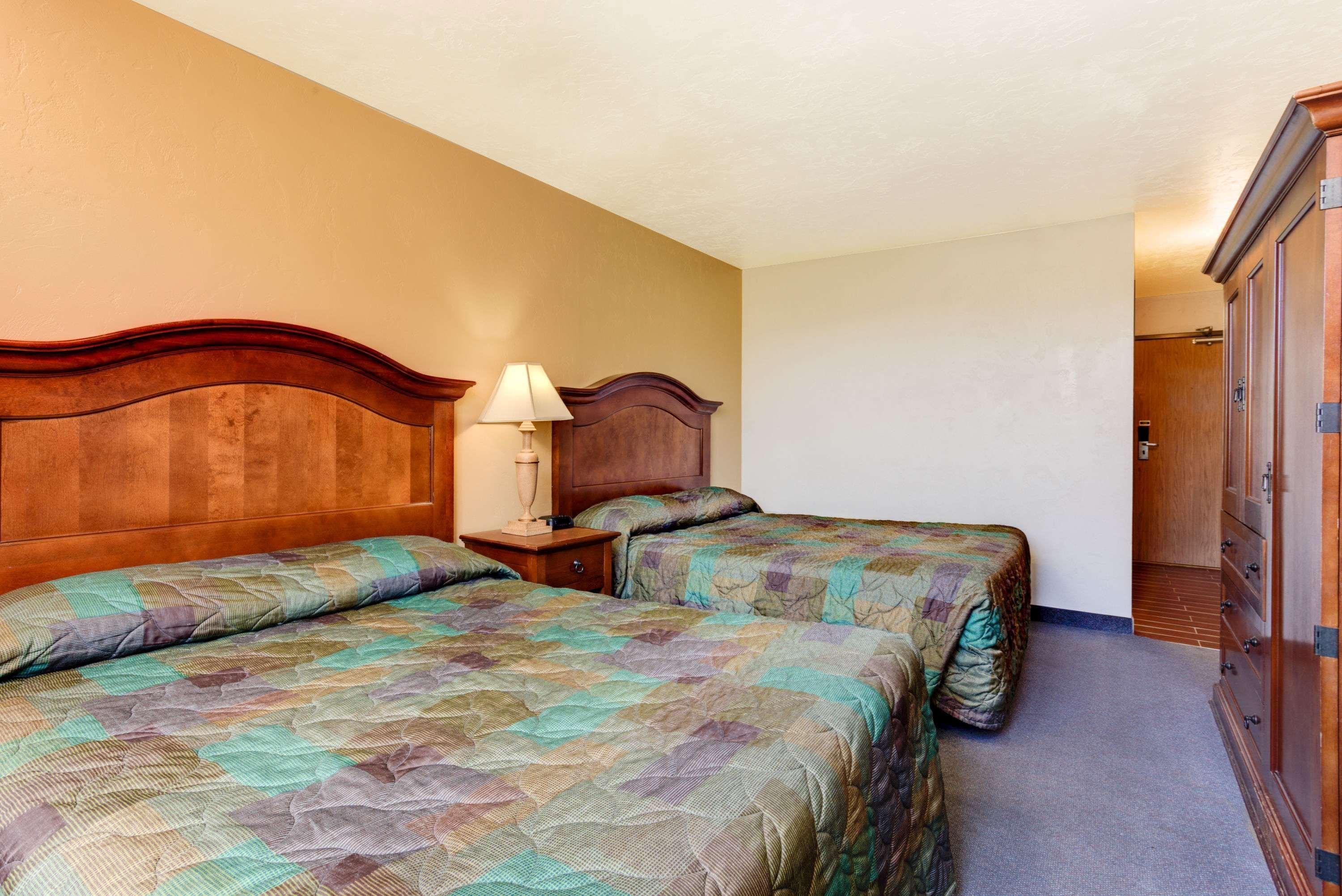 Super 8 By Wyndham Klamath Falls Exterior photo