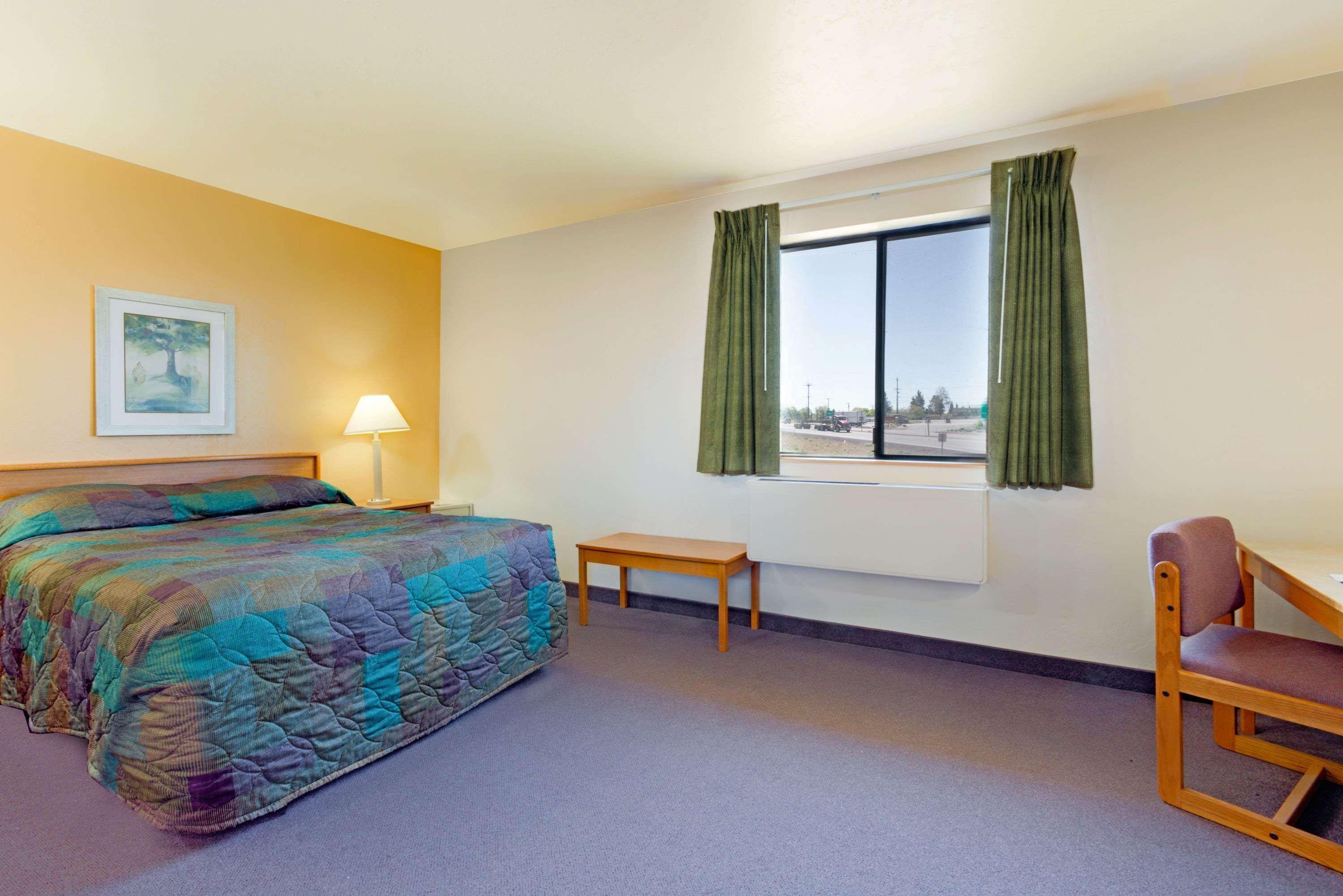 Super 8 By Wyndham Klamath Falls Exterior photo