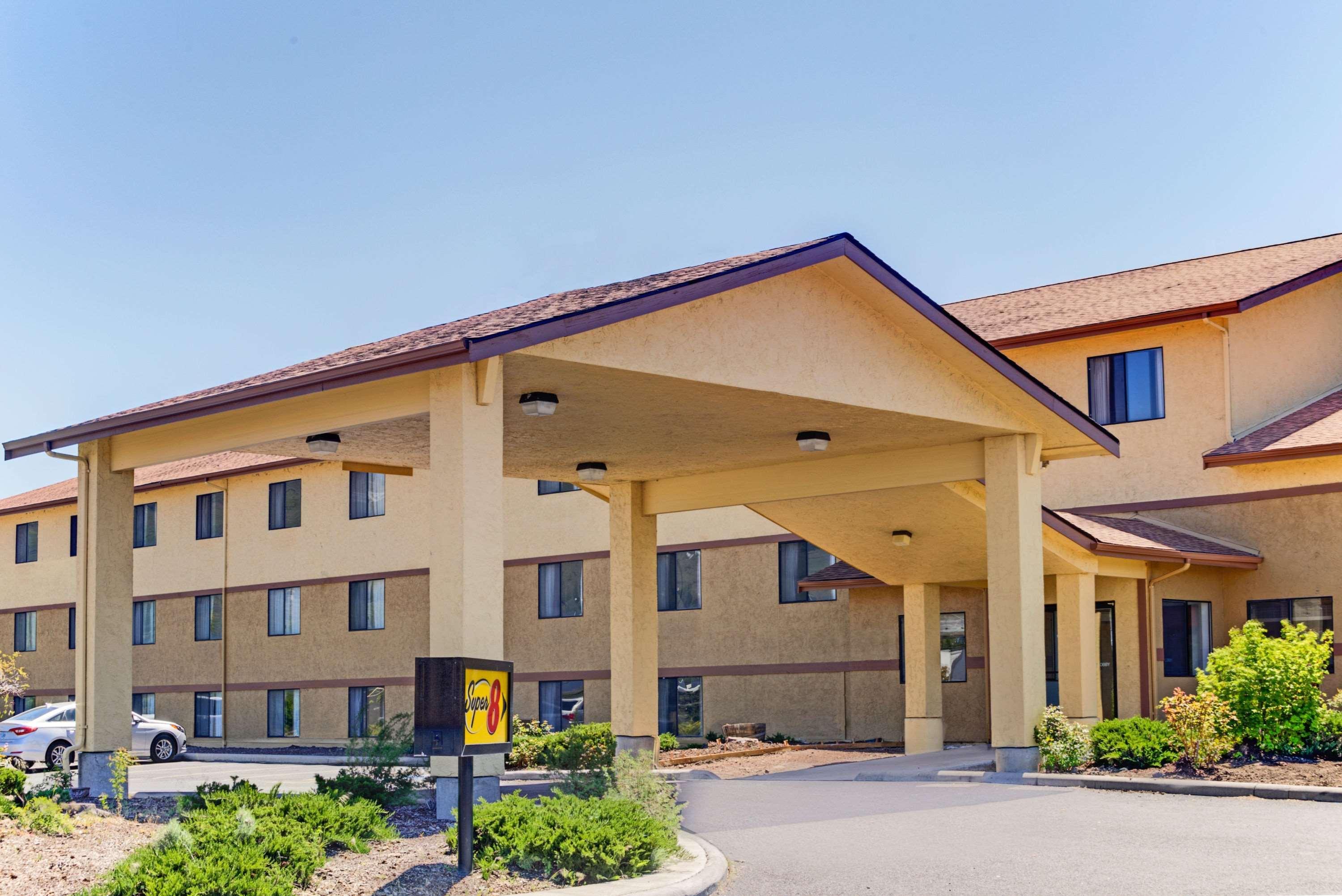 Super 8 By Wyndham Klamath Falls Exterior photo